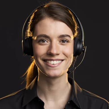 Andreea, Consultant AI Virtuoso, disponibilă în chat