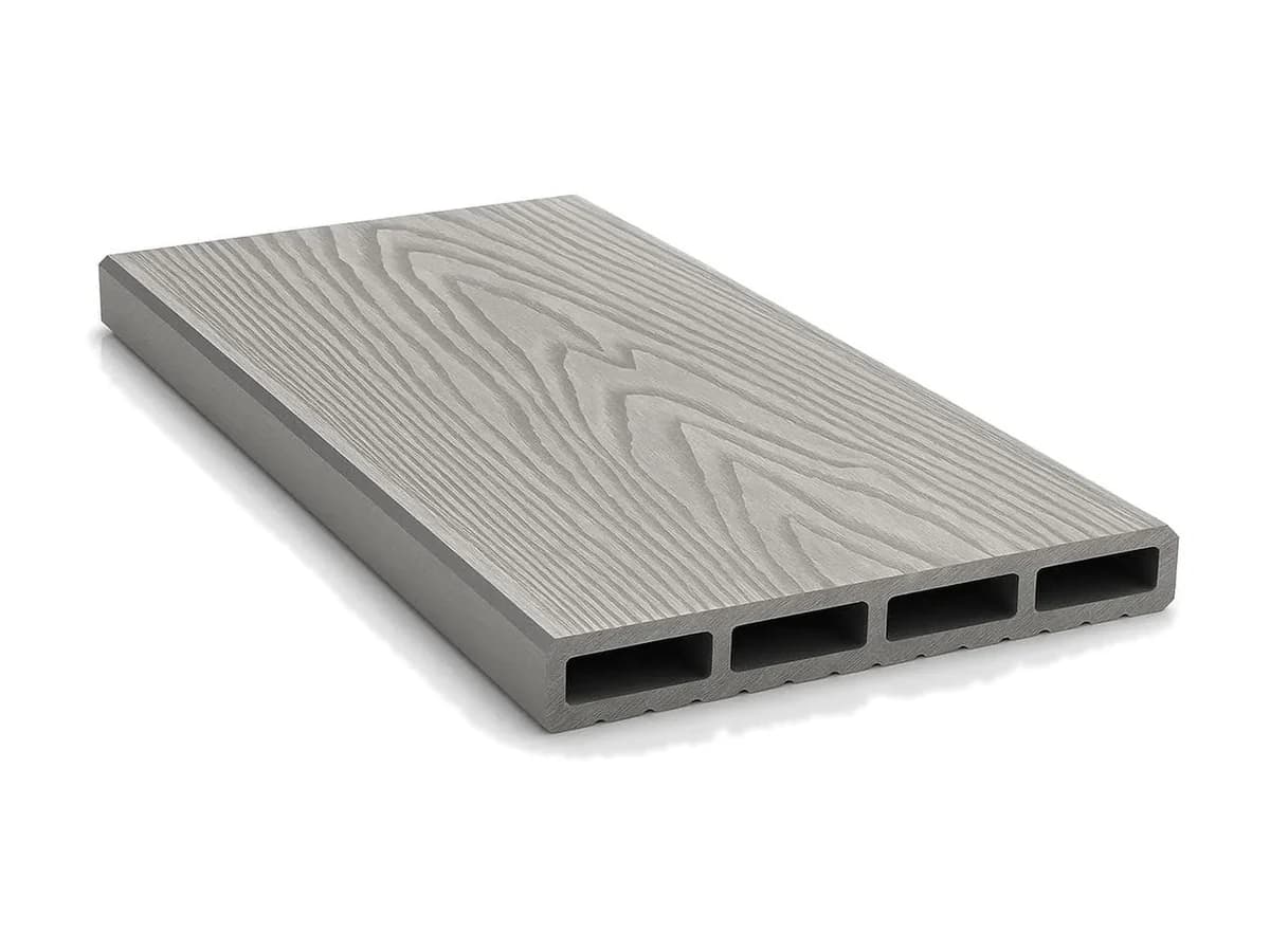 Placă de gard din WPC (lemn compozit) — Placa de gard 3D, din compozit de lemn și plastic WPC, culoare gri des — imagine 1
